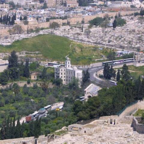 Ιεροσόλυμα - Πανοραμική άποψη της πόλης όπου διακρίνεται ο Τάφος της Παναγίας, ο κήπος της Γεσθημανή και το Όρος των Ελαίων