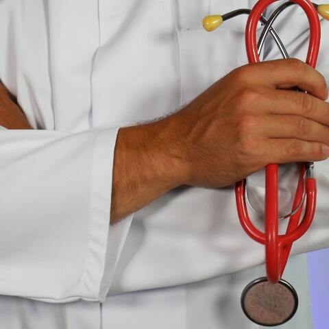 Γιατρός 