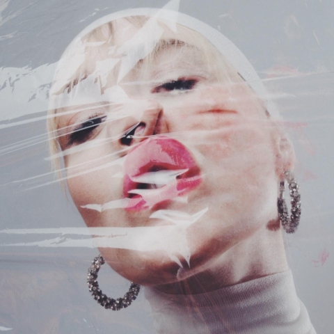 Η τραγουδίστρια Nelson Elle