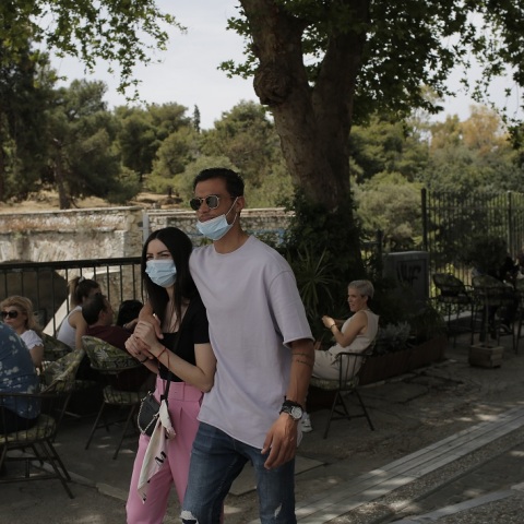 Κορωνοϊός: Επιστροφή στην κανονικότητα με αύξηση εμβολιασμών και χαλάρωση των μέτρων ενόψει τουριστικής περιόδου, ο μεγάλος στόχος του Μαΐου 2021