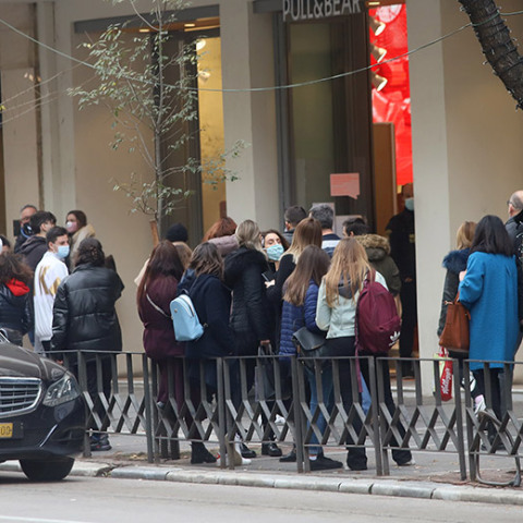 ΑΥΞΗΜΕΝΗ Η ΚΙΝΗΣΗ ΤΩΝ ΚΑΤΑΝΑΛΩΤΩΝ ΣΤΟ ΚΕΝΤΡΟ ΤΗΣ ΘΕΣΣΑΛΟΝΙΚΗΣ