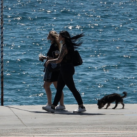 Μετακινήσεις - Βόλτα στην παραλία