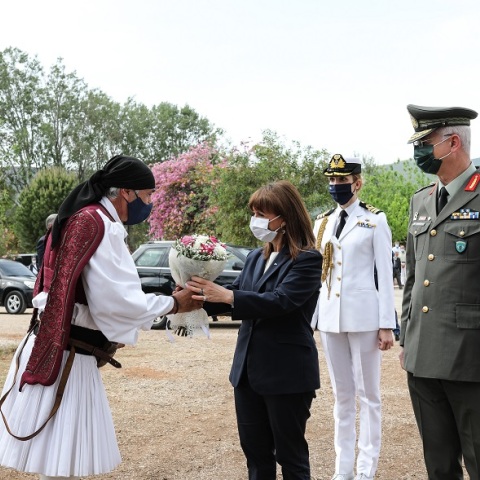 Η Πρόεδρος της Δημοκρατίας, Κατερίνα Σακελλαροπούλου, στο Άστρος για τον εορτασμό της 198ης επετείου της Β' Εθνοσυνέλευσης