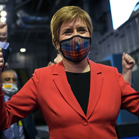 Νίκολα Στέρτζιον