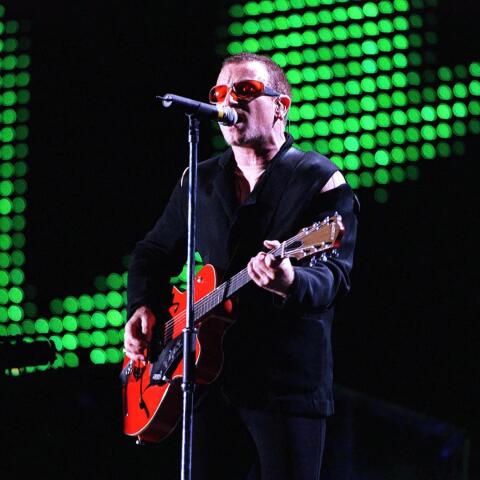 Ο τραγουδιστής των U2, Bono