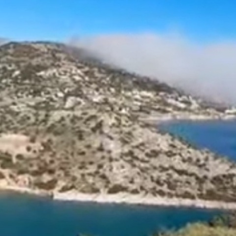 Φωτιά στην Αγία Μαρίνα Κορωπίου