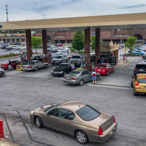 Ουρές σε βενζινάδικο στις ΗΠΑ λόγω της κυβερνοεπίθεσης στην Colonial Pipeline