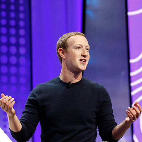 Μαρκ Ζάκερμπεργκ (Μark Ζuckerberg), ιδρυτής Facebook - Σύμφωνα με τη βιογραφία του έχει γενέθλια σήμερα 14 Μαΐου