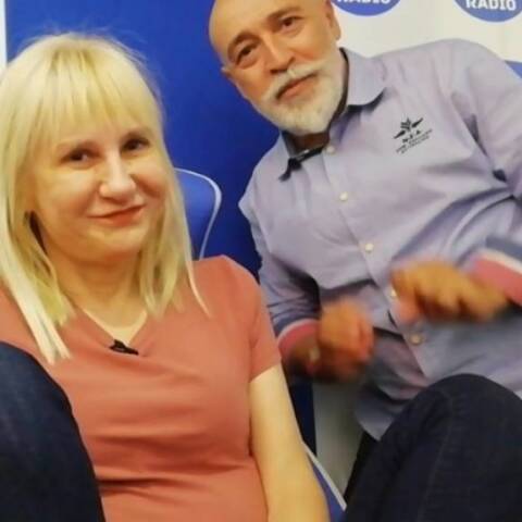 Η Σώτη Τριανταφύλλου με τον Θωμά Κ. Ευθυμίου στο στούντιο του Athens Voice Radio 102.5
