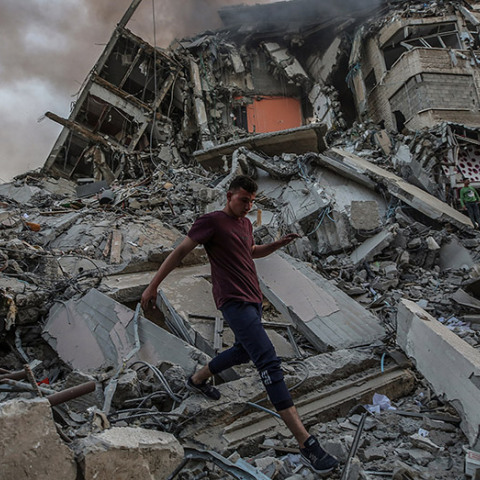 Το Ισραήλ συνεχίζει τον βομβαρδισμό της Γάζας 