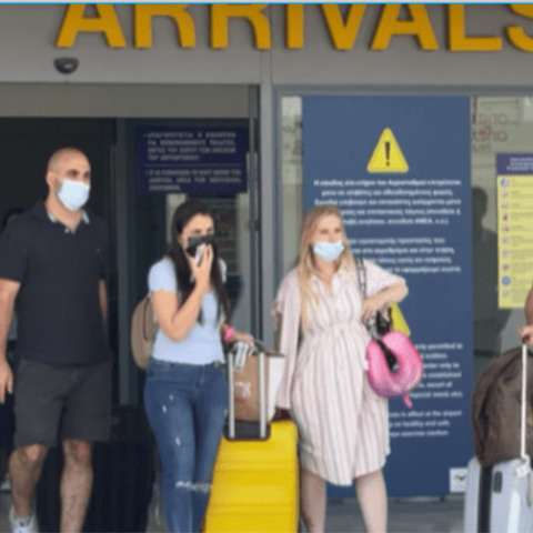 Υποδέχθηκε η Κρήτη τους πρώτους τουρίστες