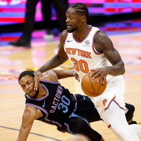 Ο Τζούλιους Ραντλ με τη φανέλα των Knicks