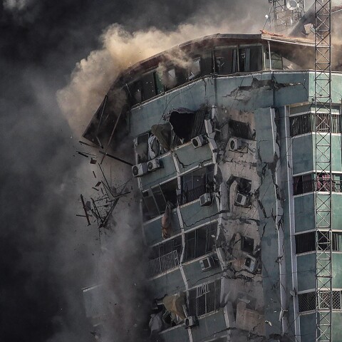 Βομβαρδίστηκε το κτίριο όπου στεγάζεται το AP