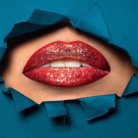 Τα μολύβια χειλιών της δεκαετίας του ’90 επιστρέφουν δυναμικά