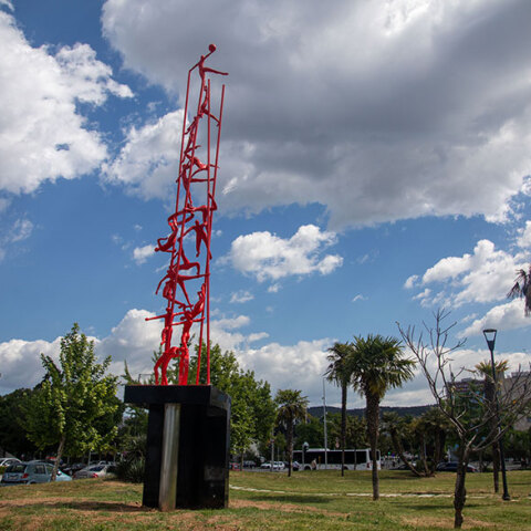 Το γλυπτό «Meteoron» στη Θεσσαλονίκη - Έργο του Κωστή Γεωργίου