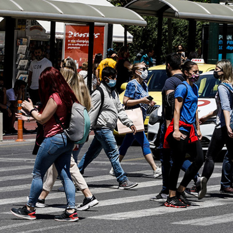 ΣΤΙΓΜΙΟΤΥΠΟ ΑΠΟ ΤΟ ΚΕΝΤΡΟ ΤΗΣ ΑΘΗΝΑΣ-ΠΛΑΤΕΙΑ ΣΥΝΤΑΓΜΑΤΟΣ 