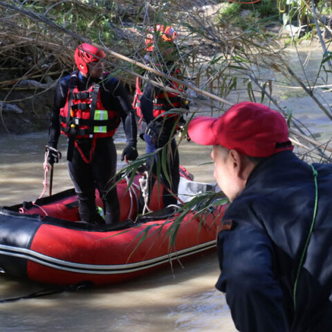 Άνδρες της ΕΜΑΚ αναζητούν αγνοούμενο (ΦΩΤΟ ΑΡΧΕΙΟΥ)
