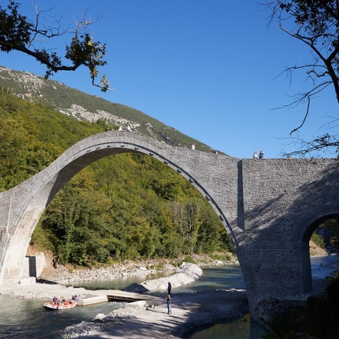 Το γεφύρι της Πλάκας 