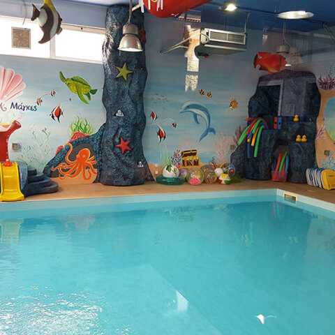 Baby swimming - Παραμένουν κλειστά τα κολυμβητήρια για τη βρεφική κολύμβηση μετά την άρση του lockdown