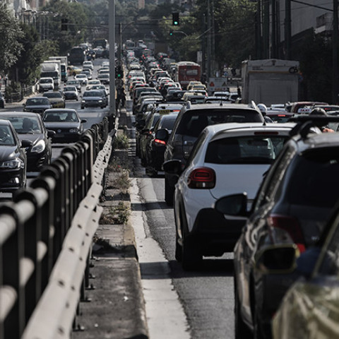 ΑΥΞΗΜΕΝΗ ΚΙΝΗΣΗ ΣΤΟΥΣ ΔΡΟΜΟΥΣ ΤΗΣ ΑΘΗΝΑΣ