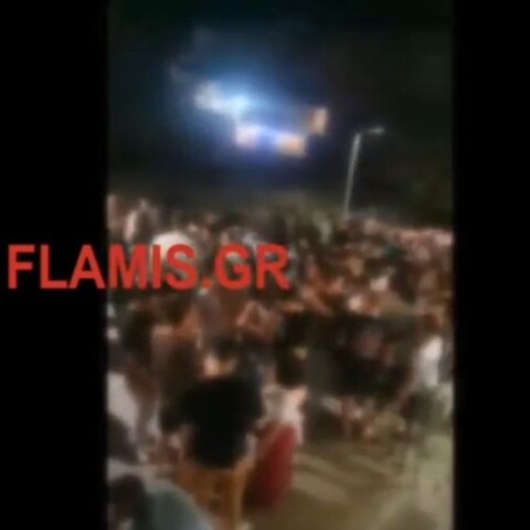 Συνωστισμός στις σκάλες της Γεροκωστοπούλου στην Πάτρα