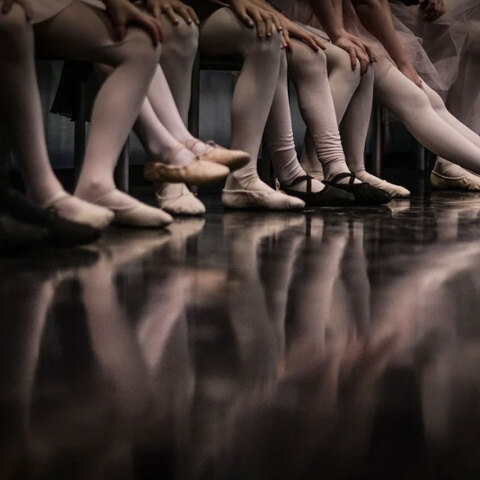 Μπαλαρίνες σε σχολή χορού