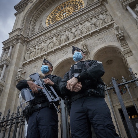 Αστυνομικοί στο Παρίσι