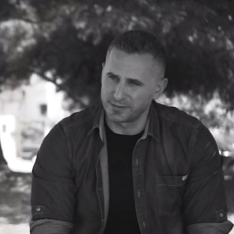 Έγκλημα στα Γλυκά Νερά: Ο αστυνομικός που έβγαλε το παιδί από το σπίτι 