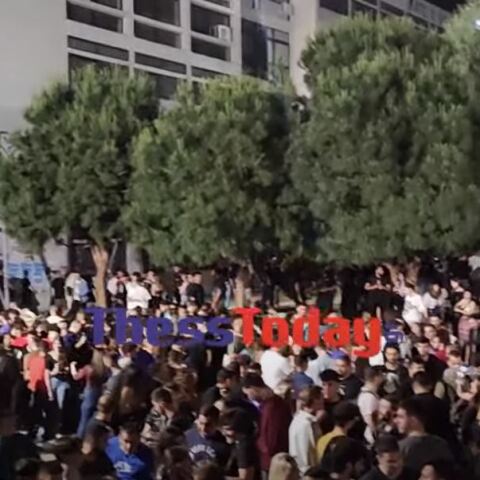Θεσσαλονίκη - Κορωνοπάρτι στο ΑΠΘ μετά το κλείσιμο της εστίασης