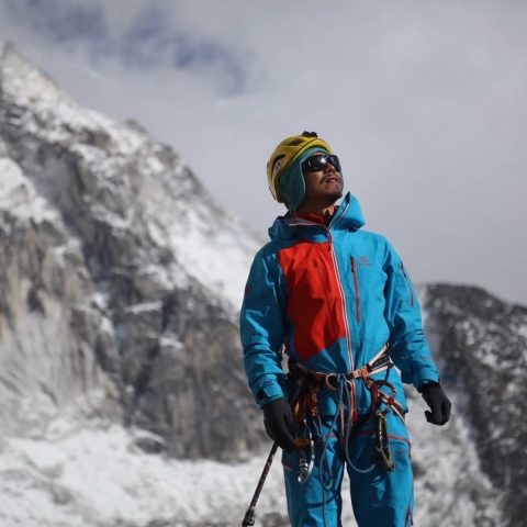 O τυφλός ορειβάτης, Zhang Hong 