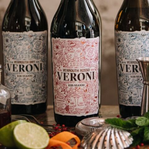 Veroni: το νέο, premium βερμούτ του Κυρ-Γιάννη