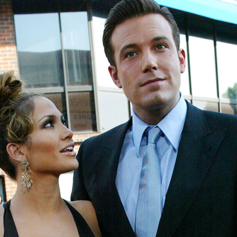 Μπεν Άφλεκ (Ben Affleck) και η Τζένιφερ Λόπεζ (Jennifer Lopez)  τον Ιούλιο του 2003