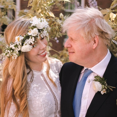 Στιγμιότυπο από τον γάμο του Μπόρις Τζόνσον με την Κάρι Σίμοντς