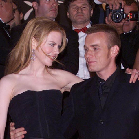 Νικόλ Κίντμαν και Γιούαν ΜακΓκρέγκορ, αποχωρούν από την πρεμιέρα της ταινίας «Moulin Rouge» στις 2 Μαΐου 2001 στις Κάννες 