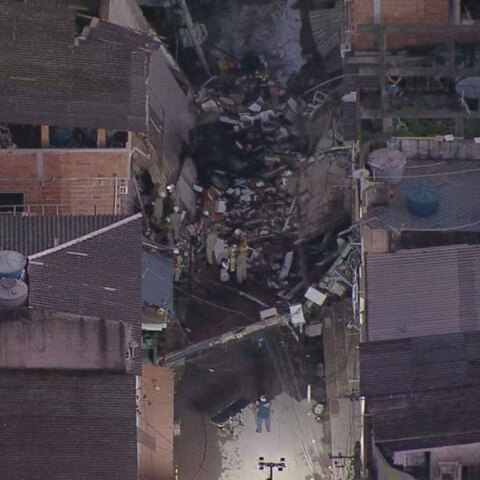 Πολυκατοικία κατέρρευσε σε εργατική συνοικία στο Ρίο ντε Τζανέιρο