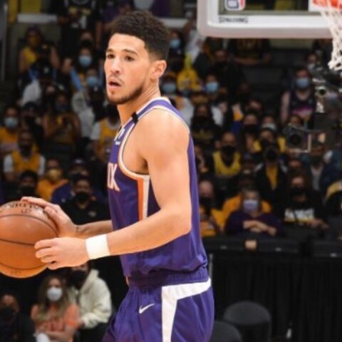 Ο Ντέβιν Μπούκερ