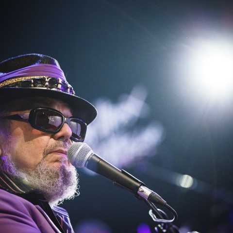 O blues τραγουδοποιός Dr. John σε συναυλία