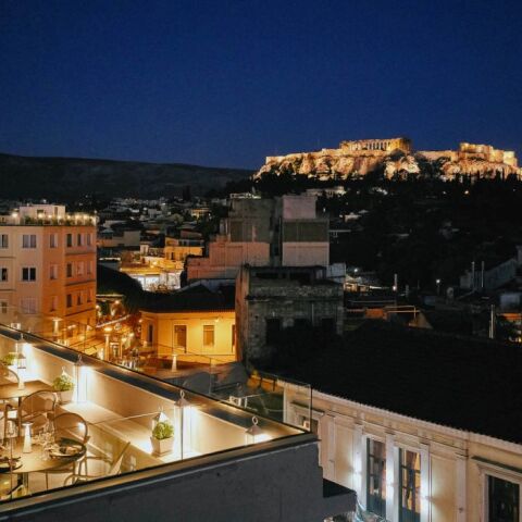 Θέα Ακρόπολη από την ταράτσα του Mira me