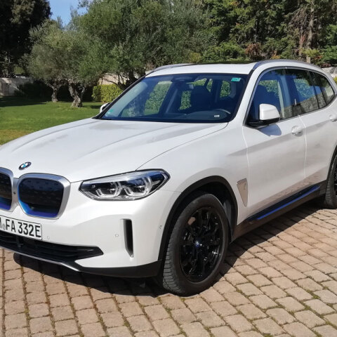 BMW iX3