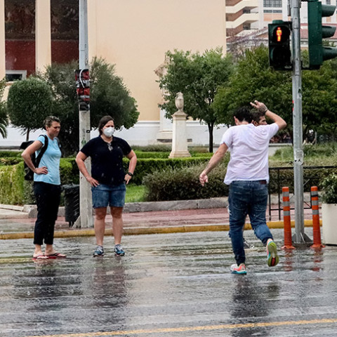 ΚΑΤΑΙΓΙΔΑ ΣΤΗΝ ΑΘΗΝΑ 