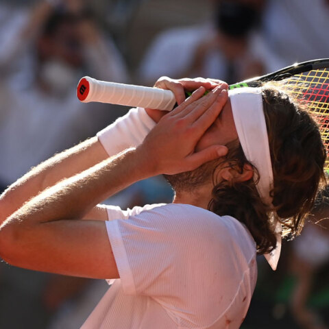 Στέφανος Τσιτσιπάς: Η λύτρωση μετά τη νίκη στον αμφίρροπο αγώνα με τον Αλεξάντερ Ζβέρεφ στον ημιτελικό του Roland Garros