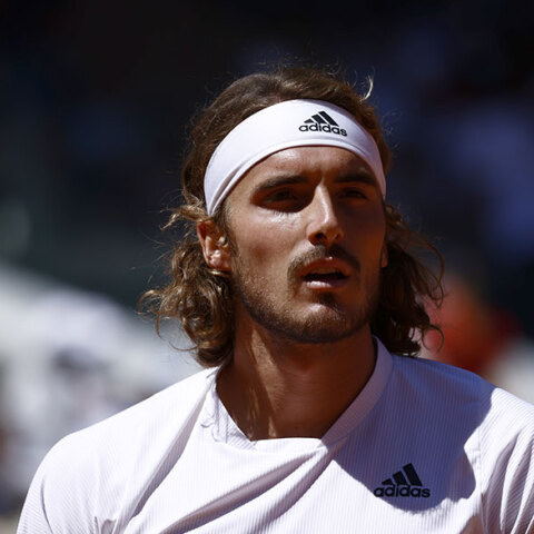 Ο Στέφανος Τσιτσιπάς κοντράρεται με τον Νόβακ Τζόκοβιτς στον τελικό του Roland Garros σήμερα Κυριακή 13 Ιουνίου 2021, στις 16.00