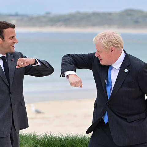 Εμανουέλ Μακρόν και Μπόρις Τζόνσον στη Σύνοδο Κορυφής της G7 στην Κορνουάλη