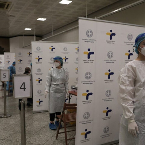 Υγειονομικοί στο Μετρό «Σύνταγμα» διενεργούν δωρεάν rapid test για κορωνοϊό (ΦΩΤΟ ΑΡΧΕΙΟΥ)