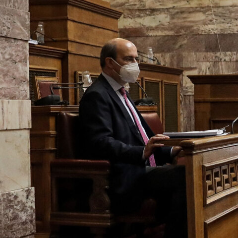 Κωστής Χατζηδάκης, υπουργός Εργασίας και Κοινωνικών Υποθέσεων