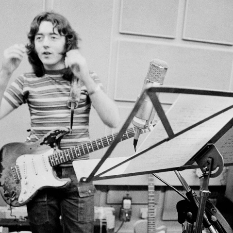 Ο rock κιθαρίστας και τραγουδιστής Rory Gallagher