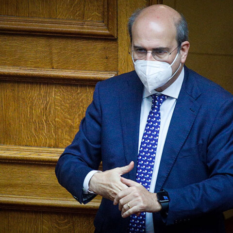 Κωστής Χατζηδάκης, υπουργός Εργασίας και Κοινωνικών Υποθέσεων