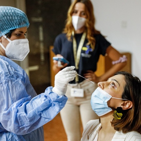 Rapid test από κλιμάκια του ΕΟΔΥ