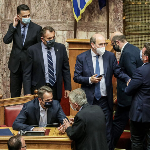 Κατά πλειοψηφία επί της αρχής, των άρθρων και στο σύνολο του ψηφίστηκε το εργασιακό νομοσχέδιο στη Βουλή την Τετάρτη 16 Ιουνίου 2021