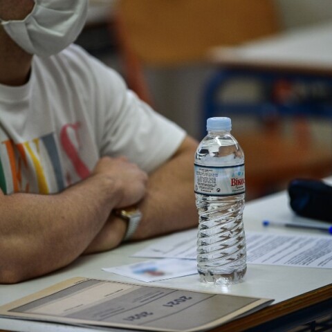 Υποψήφιος μαθητής την ώρα των Πανελληνίων εξετάσεων
